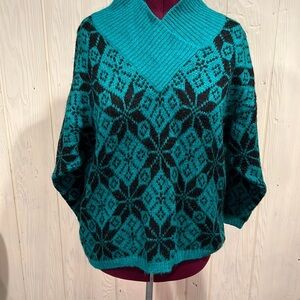 BENETTON Vintage Sweater Geometric Design Green and Black made in Italy
